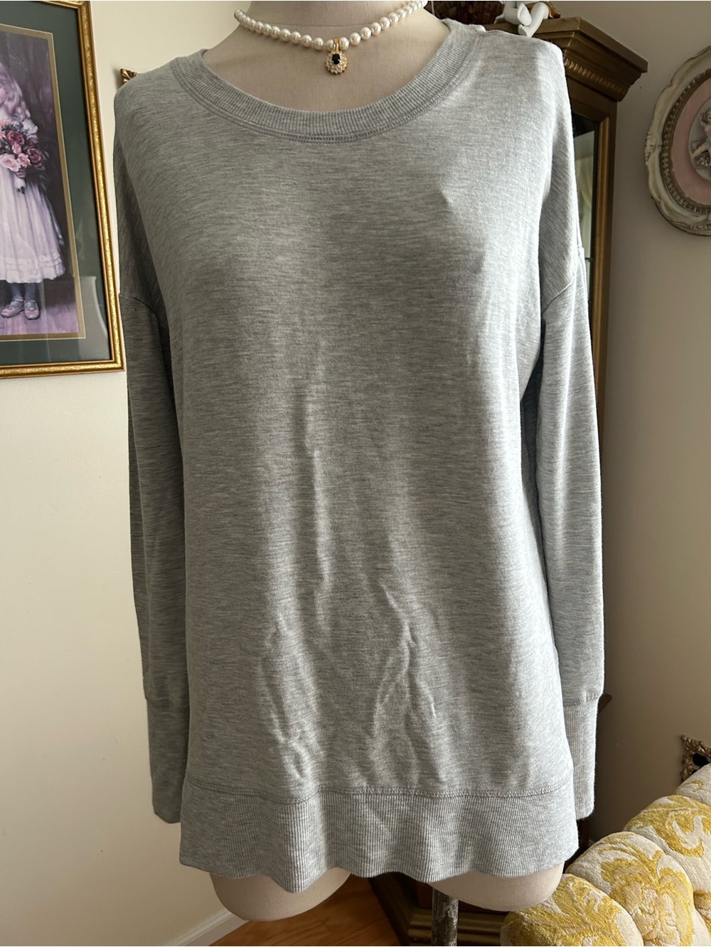 Work Shop Classic Light Gray Crewneck Sweatshirt SZ M C:4083A. 7/30/26